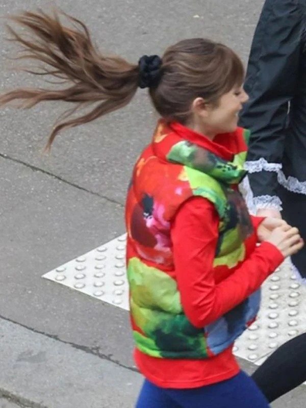 Emily In Paris S04 Lily Collins Red Puffer Vest Emily In Paris S04 Lily Collins Red Puffer Vest - Image 3