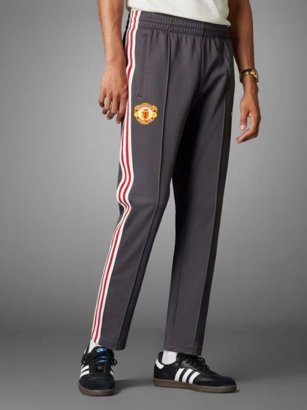 Manchester United Red Tracksuit Manchester United Red Tracksuit - Image 3