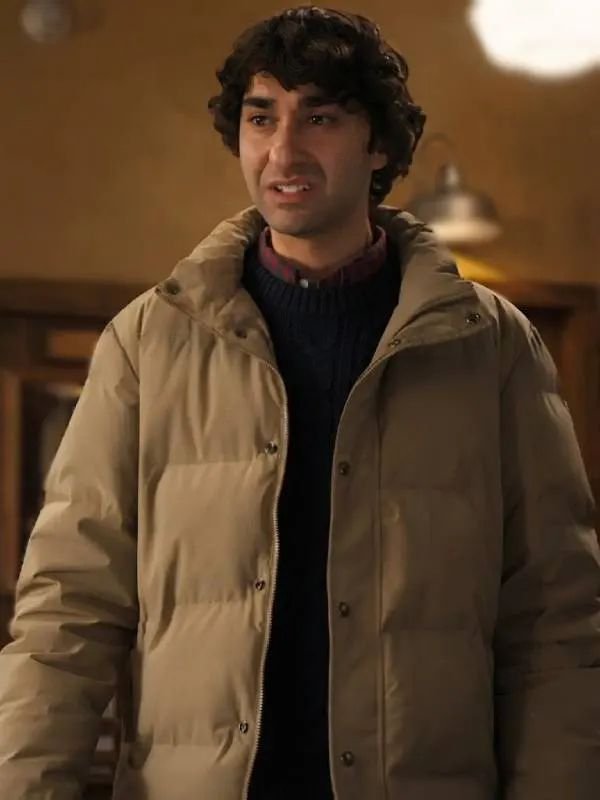 Jumanji Open World 2026 Alex Wolff Beige Puffer Jacket Jumanji Open World 2026 Alex Wolff Beige Puffer Jacket