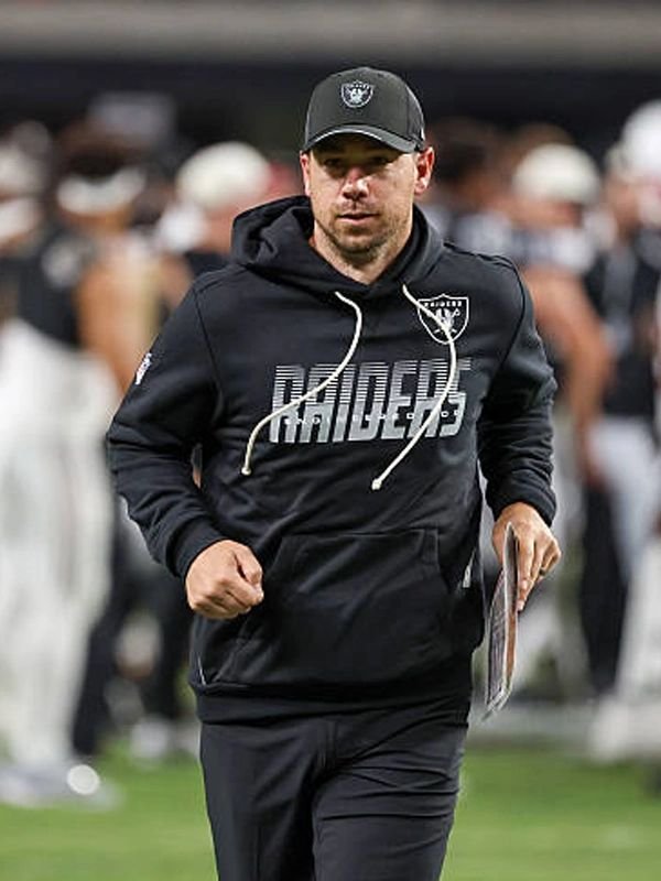 Preseason 2026 Las Vegas Raiders Sideline Hoodie Preseason 2026 Las Vegas Raiders Pullover Hoodie Black