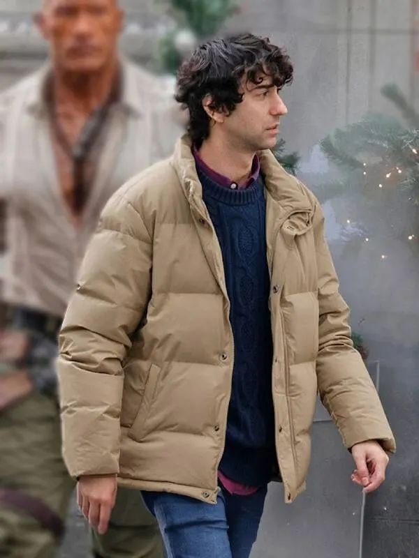 Jumanji Open World 2026 Alex Wolff Beige Puffer Jacket Spencer Gilpin Jumanji Open World 2026 Alex Wolff Puffer Jacket